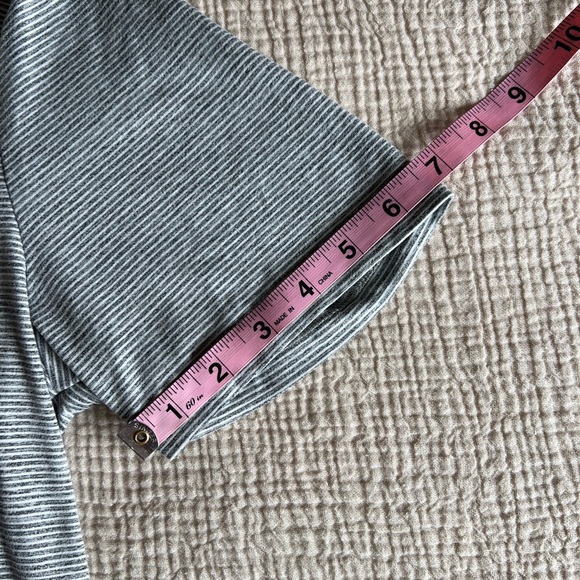 Grey Striped Sports Polo - size M - Picture 4 of 6
